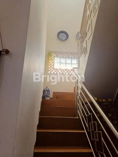 image RUMAH 2 LANTAI RAPIH DAN BERSIH DEPOK (3)