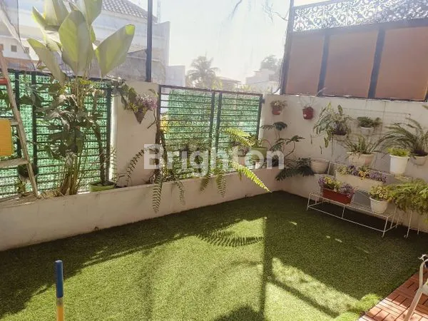 image RUMAH 2 LANTAI RAPIH DAN BERSIH DEPOK (2)