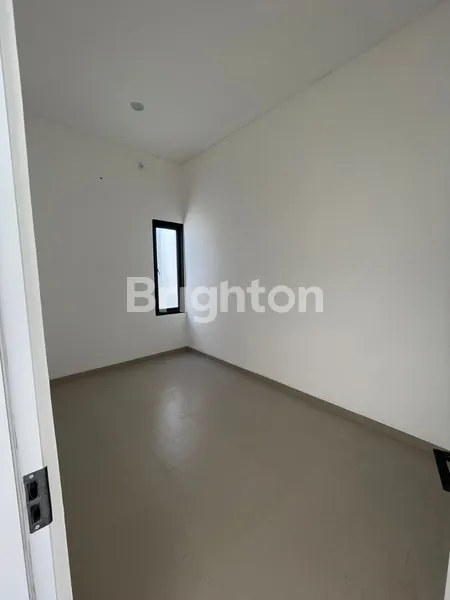 image RUMAH BARUK UTARA, BARU GRESS MINIMALIS MODERN DESIGN, KELUAR GATE LANGSUNG MERR, ONE GATE SYSTEM 24 JAM (6)