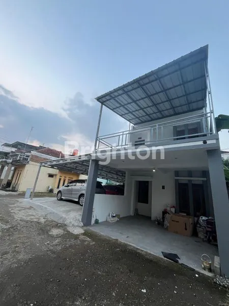 image DIJUAL RUMAH 2 LANTAI DI KOMPLEK AMAN DAN STRATEGIS DI BOJONG KONENG KOTA BANDUNG DENGAN ONE GATE SYSTEM - VIEW KOTA DAN PEGUNUNGAN (8)