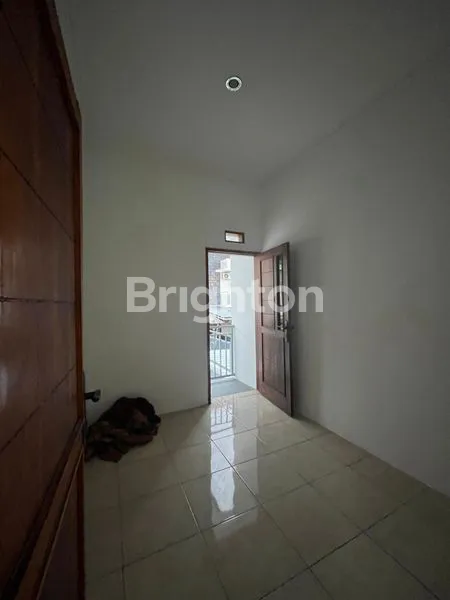 image DIJUAL RUMAH 2 LANTAI DI KOMPLEK AMAN DAN STRATEGIS DI BOJONG KONENG KOTA BANDUNG DENGAN ONE GATE SYSTEM - VIEW KOTA DAN PEGUNUNGAN (2)