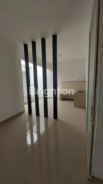 image RUMAH MEWAH 2 LANTAI SIAP HUNI DI ISTANA MENTARI SIDOARJO (7)
