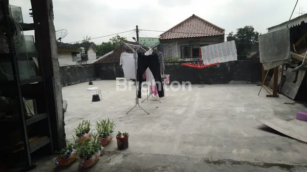 image RUMAH LOKASI STRATEGIS COCOK UNTUK KOS DAERAH BUNGA BUNGA, KOTA MALANG (6)