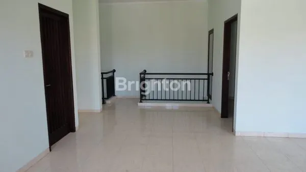 image RUMAH TINGGAL 2 LANTAI DIKOMPLEK PERUMAHAN DIAREA JIMBARAN LOKASI STRATEGIS DEKAT UDAYANA,GWK , TOL BALI MANDARA,NUSA DUA DAN BYPASS NGURAH RAI. (7)