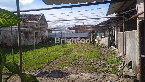 image RUMAH DI PUSAT KOTA SOLO (3)