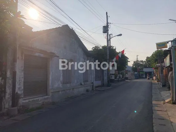 image RUMAH DI PUSAT KOTA SOLO (2)