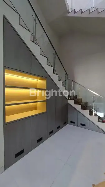 image RUMAH DI JEMURSARI TIMUR 3 LANTAI ADA ROOFTOP  (2)