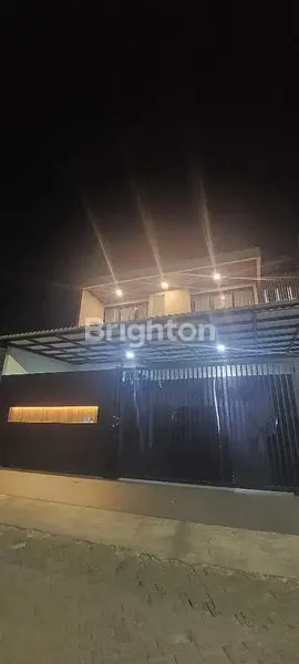 image RUMAH DI JEMURSARI TIMUR 3 LANTAI ADA ROOFTOP  (1)