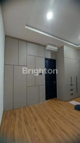 image RUMAH DI JEMURSARI TIMUR 3 LANTAI ADA ROOFTOP  (5)