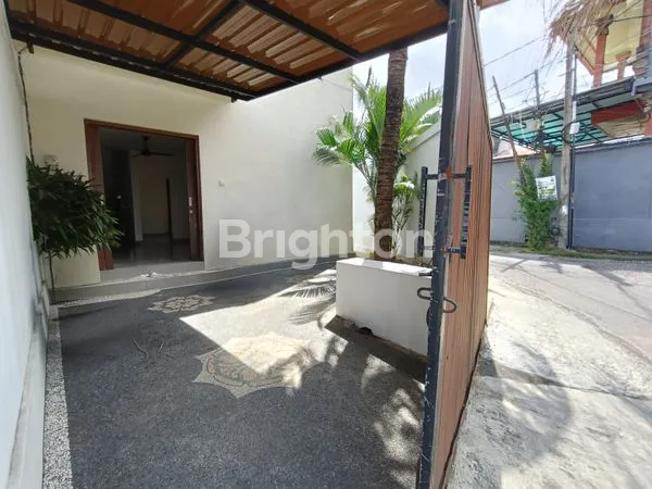 image RUMAH SEWA HADAP TIMUR DI LINGKUNGAN TENANG – 3KT, 3KM, GARASI, SHM, ADA AC & WATER HEATER (3)