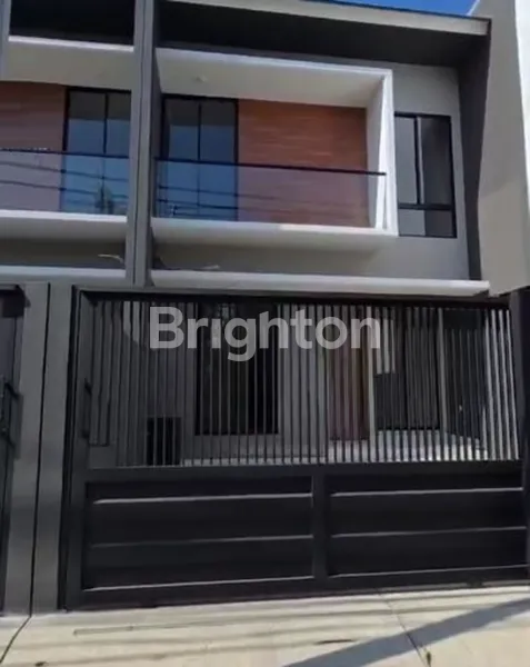 image RUMAH MUNGIL BERKUALITAS NEW GRESS 100% KUTISARI INDAH DEKAT UNIV PETRA SIWALANKERTO FRONTAGE AYANI JEMURSARI PRAPEN PLAZA MARINA RUNGKUT SIER (1)