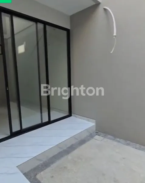 image RUMAH MUNGIL BERKUALITAS NEW GRESS 100% KUTISARI INDAH DEKAT UNIV PETRA SIWALANKERTO FRONTAGE AYANI JEMURSARI PRAPEN PLAZA MARINA RUNGKUT SIER (4)