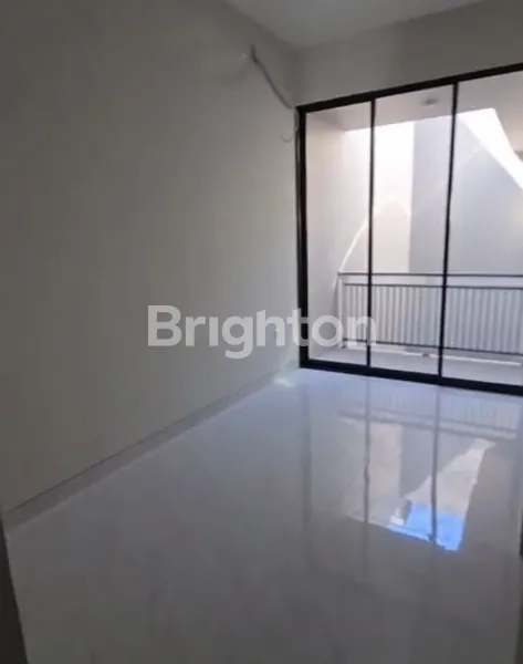 image RUMAH MUNGIL BERKUALITAS NEW GRESS 100% KUTISARI INDAH DEKAT UNIV PETRA SIWALANKERTO FRONTAGE AYANI JEMURSARI PRAPEN PLAZA MARINA RUNGKUT SIER (8)