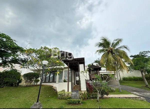 image RUMAH MEWAH THE HILL DISEWAKAN (2)