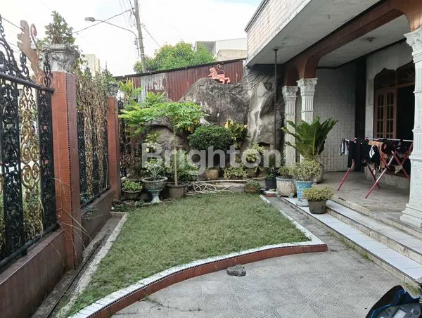 image RUMAH DITENGAH KOTA MEDAN 3 1/2 TINGKAT (2)