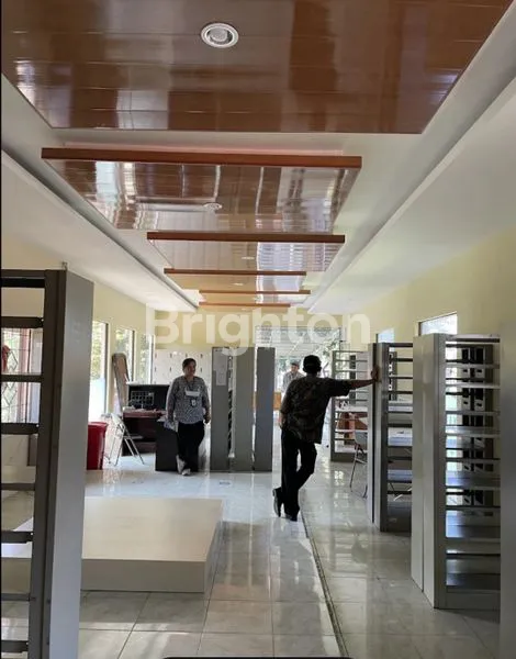 image RUKO 2 LANTAI, COCOK UNTUK SHOWROOM/KANTOR, NOL JALAN, LOKASI STRATEGIS, DAERAH JEMURSARI (2)