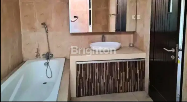 image RUMAH MODERN MINIMALIS CANTIK DENGAN ROOFTOP TEBET (6)