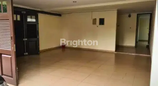 image RUMAH MODERN MINIMALIS CANTIK DENGAN ROOFTOP TEBET (7)