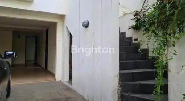 image RUMAH MODERN MINIMALIS CANTIK DENGAN ROOFTOP TEBET (8)