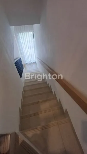 image RUMAH YANG AMAN DAN SANGAT NYAMAN  DI LOKASI YANG SANGAT STRATEGIS. (7)