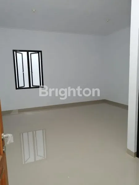 image RUMAH MEWAH MENGHADAP TAMAN – TAMAN RATU, JAKARTA BARAT (6)