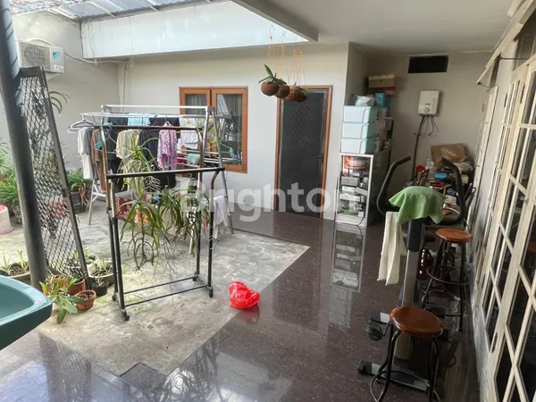 image RUMAH LOKASI STRATEGIS  DEKAT PAKUWON CITY GALAXY MALL KERTAJAYA KLAMPIS MANYAR MERR KERTAJAYA ITS UNAIR (5)
