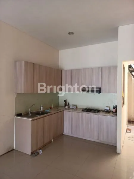 image RUMAH SIAP HUNI 2 LANTAI TAMAN RATU JAKARTA BARAT (7)