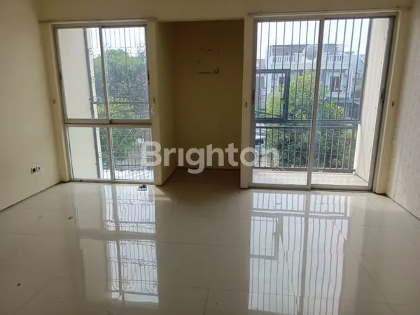 image RUMAH SIAP HUNI 2 LANTAI TAMAN RATU JAKARTA BARAT (5)