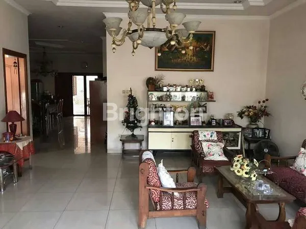 image RUMAH MANYAR KERTOARJO, DEKAT BONCAFE DAN AREA KULINER MANYAR YANG ENAK ENAK  (1)