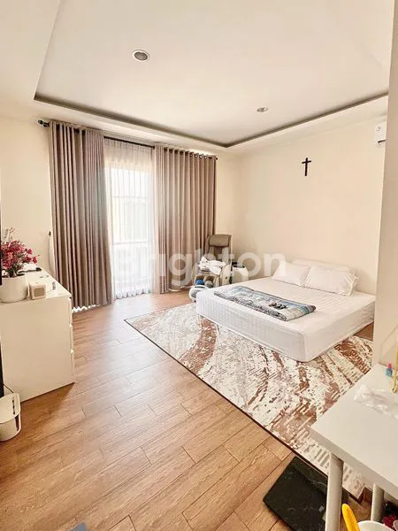 image RUMAH MEGAH MEWAH CLUSTER ELDORA SUVARNA SUTERA (4)