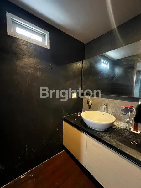 image DISEWAKAN RUMAH LUAS + PAVILIUN DI TUKAD BATANGHARI – DENPASAR SELATAN  (1)