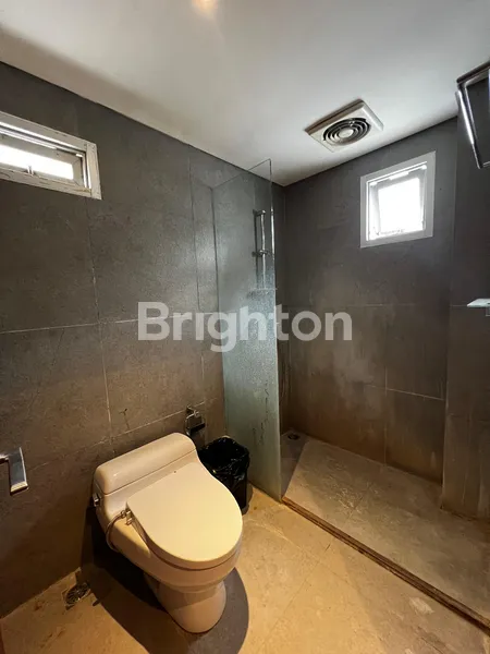 image DISEWAKAN RUMAH LUAS + PAVILIUN DI TUKAD BATANGHARI – DENPASAR SELATAN  (4)