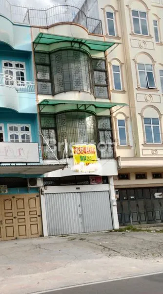 RUKO 3 LANTAI SEMI FURNISH DI TENGKU UMAR - PUSAT KOTA PEKANBARU