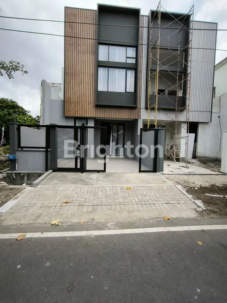 image RUMAH  MEWAH DI LINGKUNGAN WOW SAWOJAJAR MALANG (1)