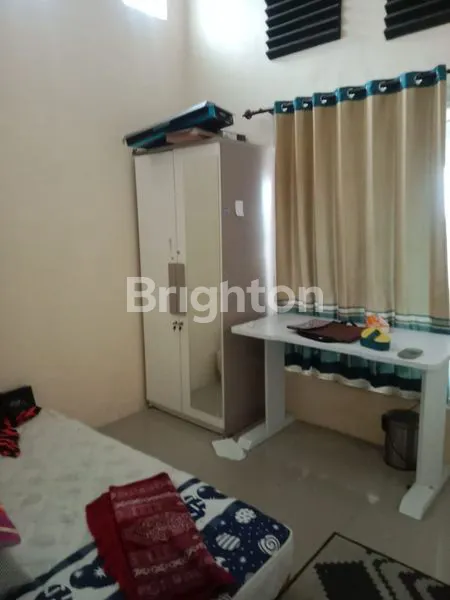 image RUMAH BABATAN TENGAH LOKASI STRATEGIS DEKAT UNESA DAN PAKUWON MALL (5)