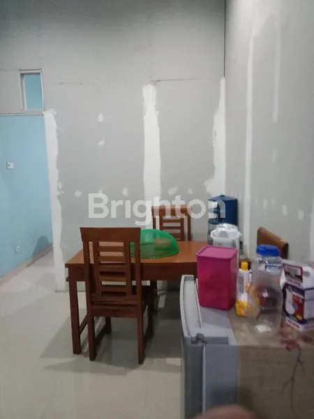 image RUMAH BABATAN TENGAH LOKASI STRATEGIS DEKAT UNESA DAN PAKUWON MALL (8)