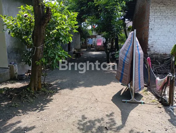 image TANAH 330M2 BONUS RUMAH DEKAT GOR JAYABAYA, KEDIRI  (2)