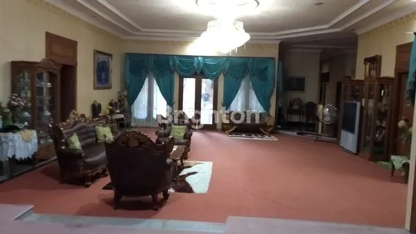 image RUMAH MEWAH 10KT DI DANAU SEMAYANG, TENGGARONG - LT 637M² (3)