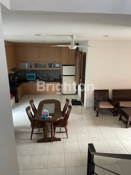 image RUMAH FULL FURNISHED SIAP HUNI STRATEGIS BSD CITY TANGERANG SELATAN (2)