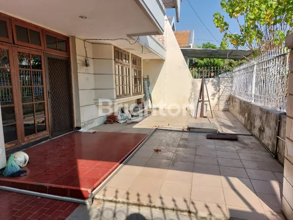 image RUMAH LOKASI STRATEGIS DEKAT PAKUWON CITY GALAXY MALL KERTAJAYA KLAMPIS MANYAR MERR KERTAJAYA ITS UNAIR (2)