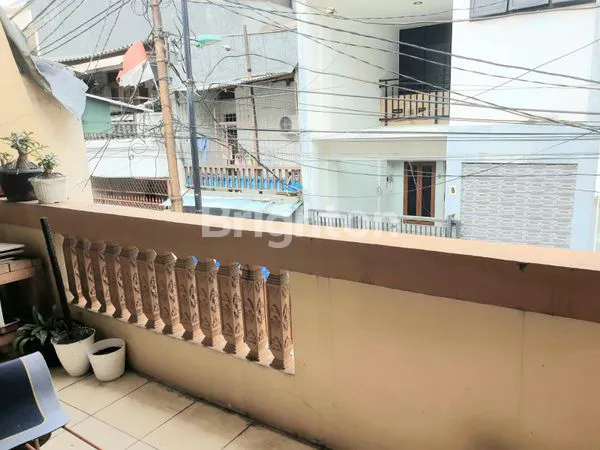 image HUNIAN AKSES JALAN LEBAR, SEDERHANA & BANYAK RUMAH MAKAN. PADEMANGAN TIMUR, JAKARTA UTARA. (2)