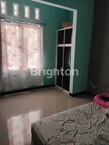 image RUMAH 1.5 LANTAI LOKASI STRATEGIS DI PERUMAHAN NYAMAN DI KOTA KEDIRI (7)