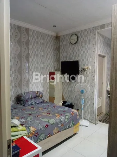 image RUMAH 1.5 LANTAI LOKASI STRATEGIS DI PERUMAHAN NYAMAN DI KOTA KEDIRI (8)