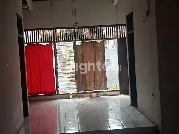 image DISEWAKAN RUMAH  STRATEGIS UNTUK HUNIAN KELUARGA. (3)