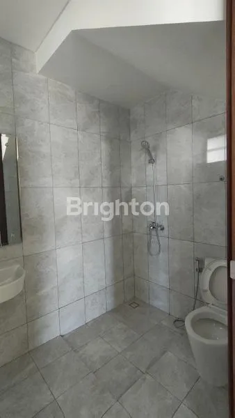 image RUMAH MEWAH 2 LANTAI DI PODOMORO PARK - VIEW PEGUNUNGAN, SHM (4)