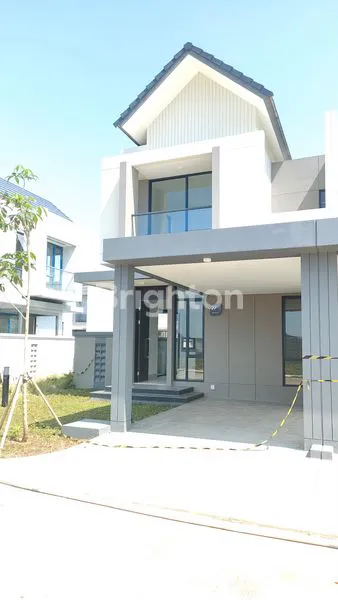 image RUMAH MEWAH 2 LANTAI DI PODOMORO PARK - VIEW PEGUNUNGAN, SHM (1)