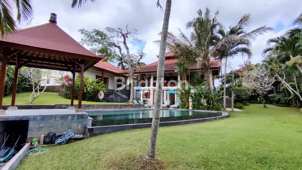 image LUXURIOUS VILLA WITH RESORT VIBES NEAR PERERENAN (2)