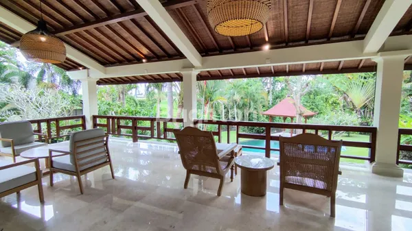 image LUXURIOUS VILLA WITH RESORT VIBES NEAR PERERENAN (4)