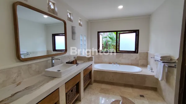 image LUXURIOUS VILLA WITH RESORT VIBES NEAR PERERENAN (7)