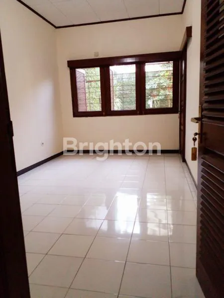 image RUMAH MEWAH KAWASAN STRATEGIS DI BINTARO  (6)